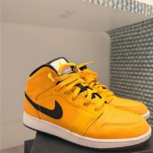 Jordan Kids Yellow and Black Sneakers